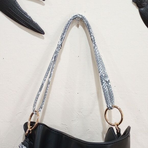 Badgley Mischka Vegan Black with Snake Trim Purse - No Cross Body Strap - Picture 3 of 16